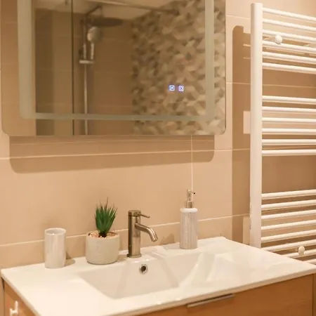 Immogroom - 10 Min From The Center - Renovated - And Cosy Apartment Cannes